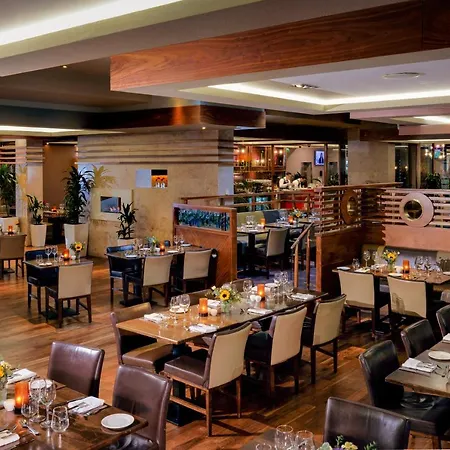 Camden Court 4*