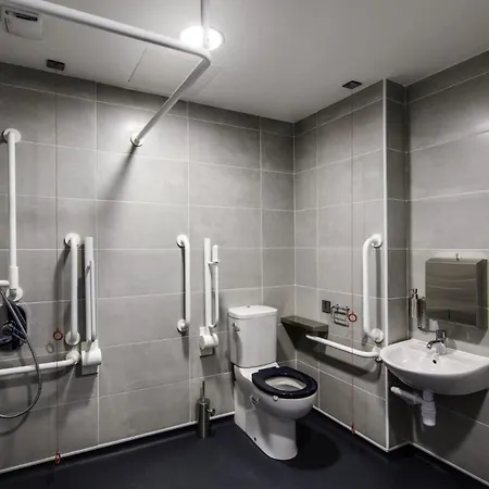 Cosy Ensuite Bedrooms At Aspen House In Apartment Dublin