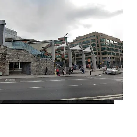 Homestay Custom House Harbour Apartments, Ifsc