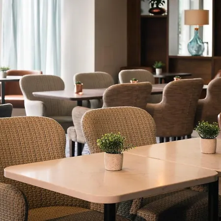Hotel Aspect Park West 4*