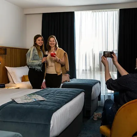Hotel Skylon 4*