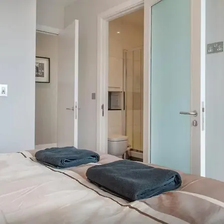 Lägenhet Luxury Apartment, Incredible Views Dublin