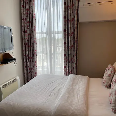Roxford Hotel