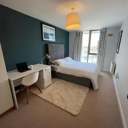 Stunning Modern In The Gasworks Apartment
