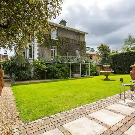 Ballsbridge Apartament *