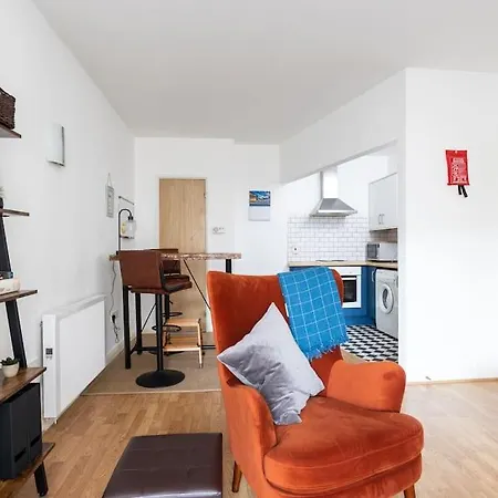 Peaceful 1 Bedroom In Portobello, 公寓