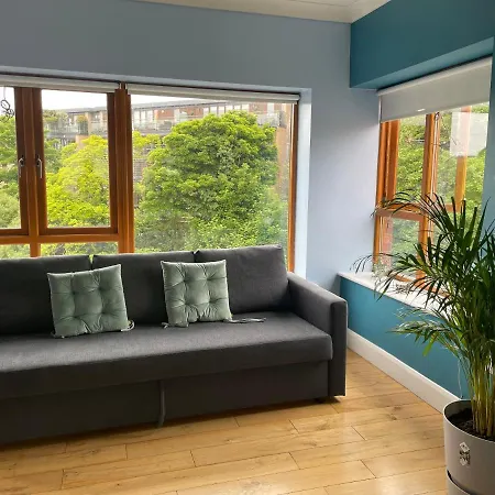 Villa Serene Riverside - Hidden Gem In *