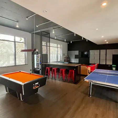 Joivy Affordable Thomas Street - Adults Only Appartement *