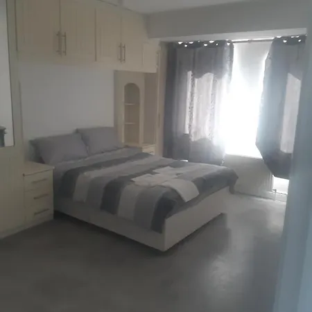Lara House Homestay