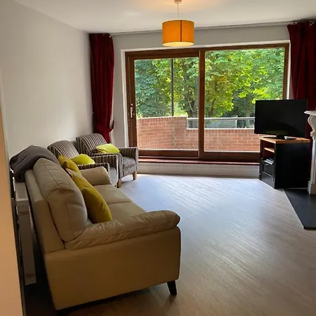 Apartamento Ailesbury Oaks *