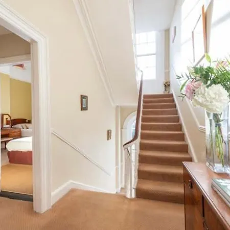Guest house Abbeyleigh House