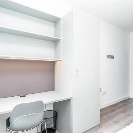Apartment Ensuite Single With Shared Kitchen In Quays