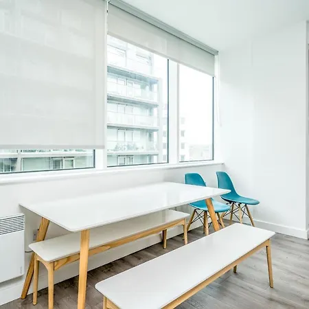 Apartment Ensuite Single With Shared Kitchen In Quays