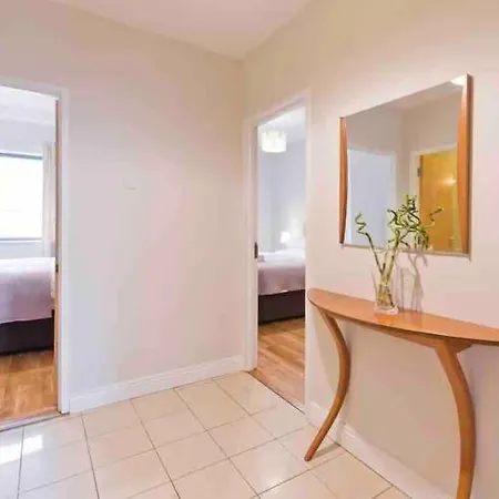 Luxury Two Bedroom In Apartment