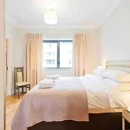 Luxury Two Bedroom In * Dublin