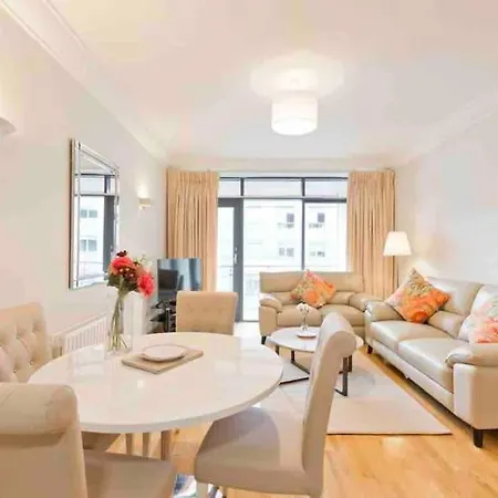 Luxury Two Bedroom In Apartment Dublin