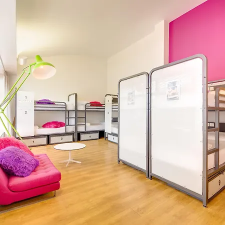 Generator Hostel *