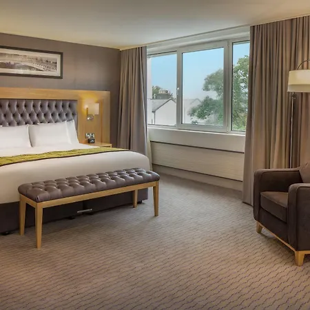 Clayton Burlington Road Hotel