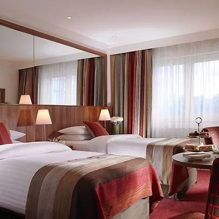 Skylon 4* Dublín
