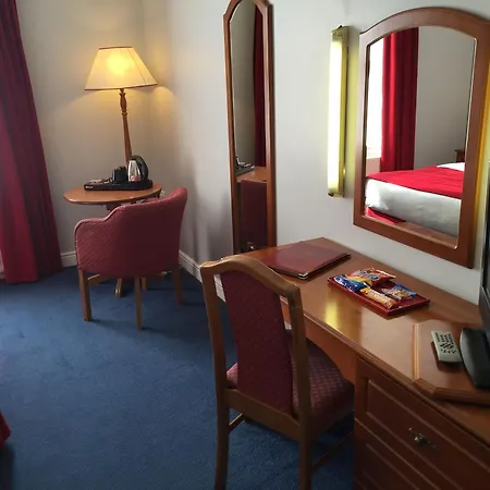 Charleville Hotel 3*