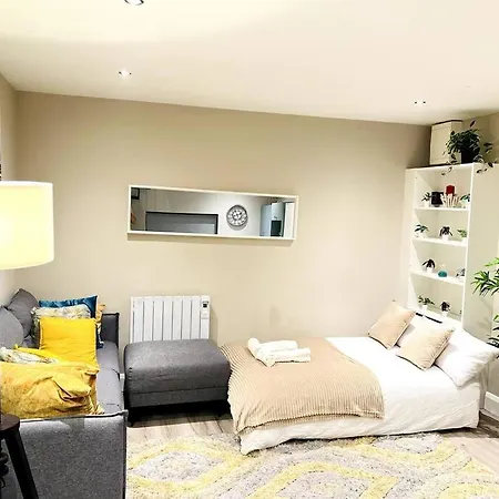 Apartment Lovely Flat At Center