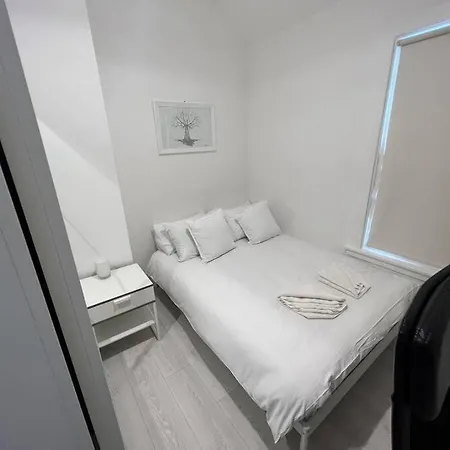 The Trinity College Townhouse Apartment