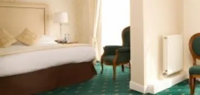 Marine Hotel