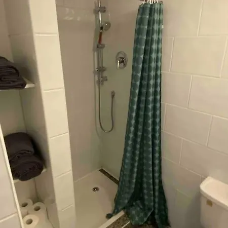 Сasa de vacaciones City Centre House Close To 3 Arena *