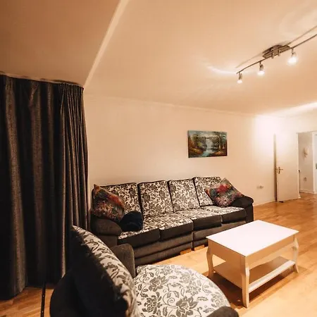 Goldenglow 15 Min Airport Apartman Dublin