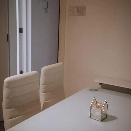 Apartman Goldenglow 15 Min Airport *