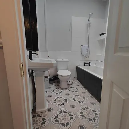Holiday home Modern 4 Bedroom Townhouse In City Centre
