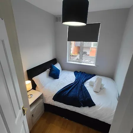 Holiday home Modern 4 Bedroom Townhouse In City Centre *