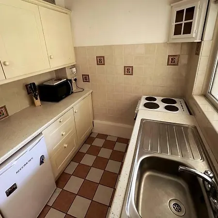 Apartment Peaceful Studio Apt W/2 Beds *