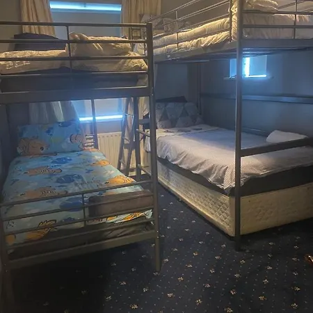 Airport, Dcu Guest house *