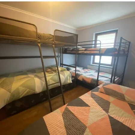 Airport Big With Bathroom Outside - Kitchen Only 7 Days Reservation Privatunterkunft