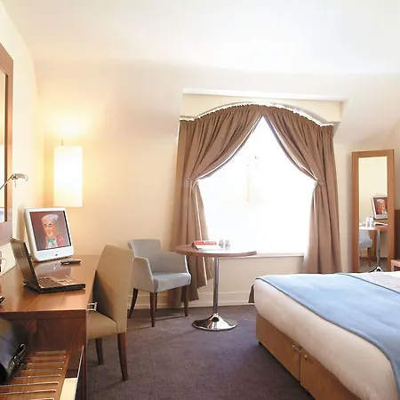 Hotel Castleknock 4*