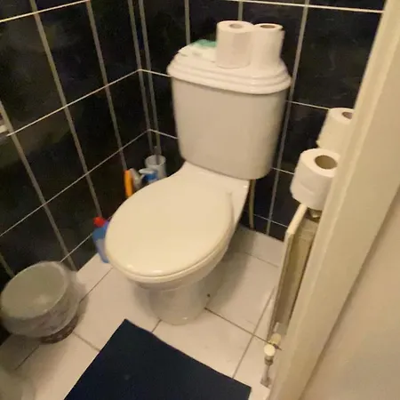 Airport Big With Bathroom Outside - Kitchen Only 7 Days Reservation Homestay Dublin