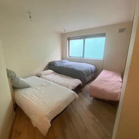 Airport Big With Bathroom Outside - Kitchen Only 7 Days Reservation * Dublin
