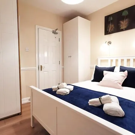 Apartment New Spacious & 3bedroom Tv& Wifi