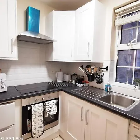 New Spacious & 3bedroom Tv& Wifi Apartment Dublin