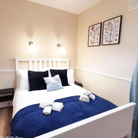 New Spacious & 3bedroom Tv& Wifi Dublin