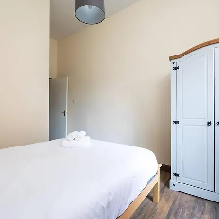 Homely 1 Bedroom In Smithfield, Apartment *
