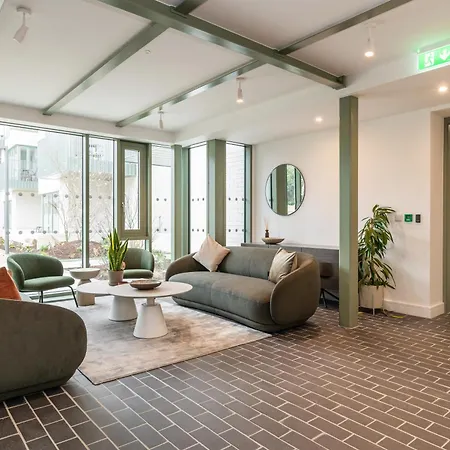 The Lookout Apartment *