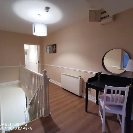 Apartment New Spacious & 3bedroom Tv& Wifi Dublin