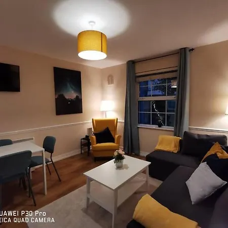 New Spacious & 3bedroom Tv& Wifi Apartment Dublin