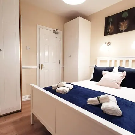 Apartment New Spacious & 3bedroom Tv& Wifi *