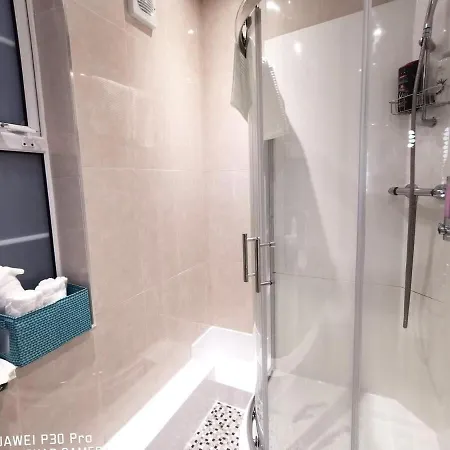 New Spacious & 3bedroom Tv& Wifi Apartment Dublin