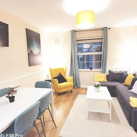 Apartment New Spacious & 3bedroom Tv& Wifi *