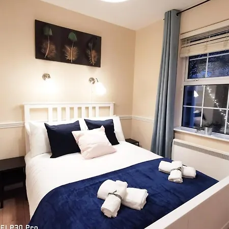 New Spacious & 3bedroom Tv& Wifi Apartment Dublin
