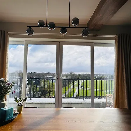 Finnstown Hall- Private In Shared With The Host * Dublín